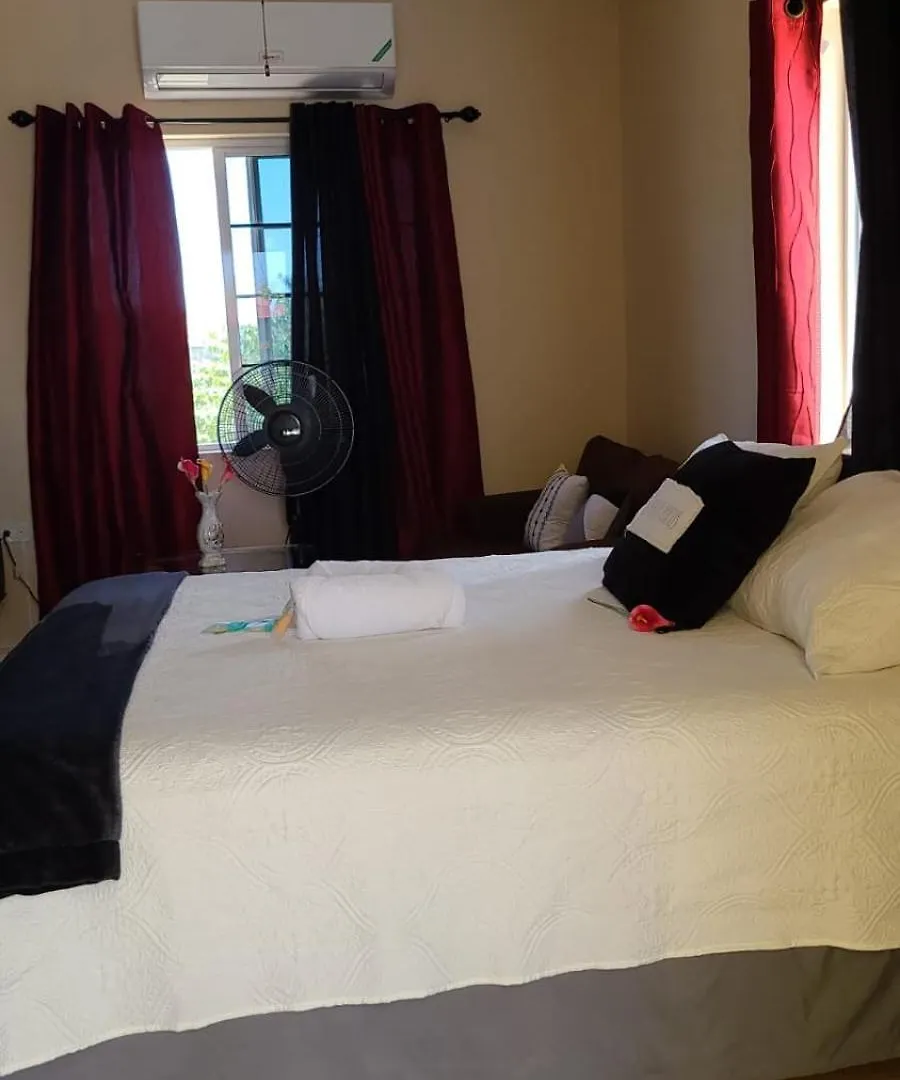 Romantic Suite E Saint Maryʼs 0*,  Jamaika